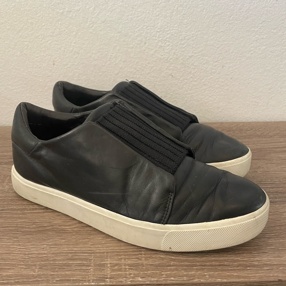 VINCE Cantara Black Leather Slip On Sneaker, Size 7